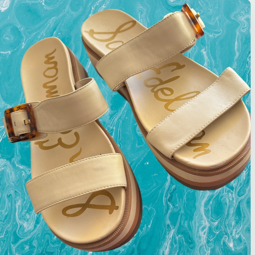 Gorgeous cream platform sandals slip on